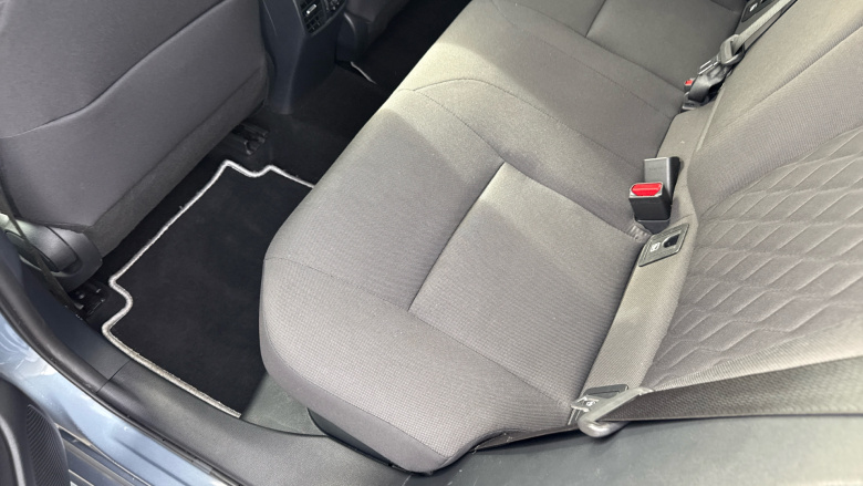 Toyota Corolla 1.8 VVT-i Hybrid Design 4dr CVT Hybrid Saloon